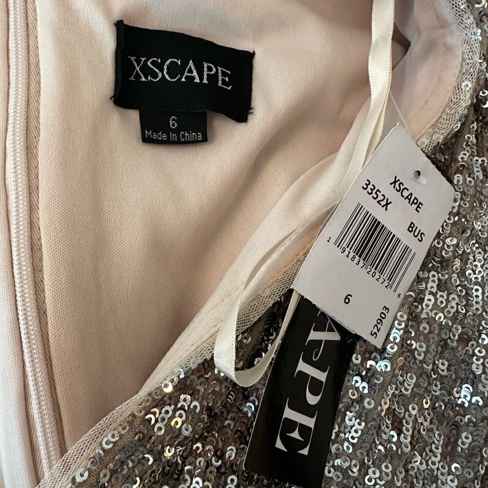 Xscape gown - Picture 9 of 9
